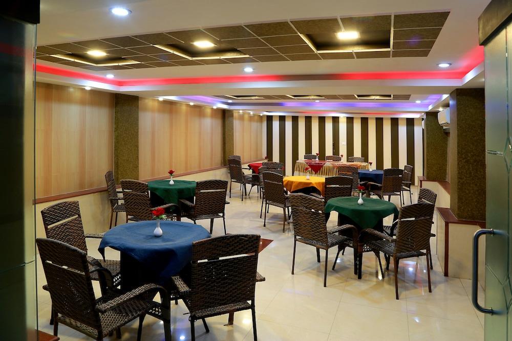 Hotel Royal Palm - A Budget Hotel In Udaipur Buitenkant foto