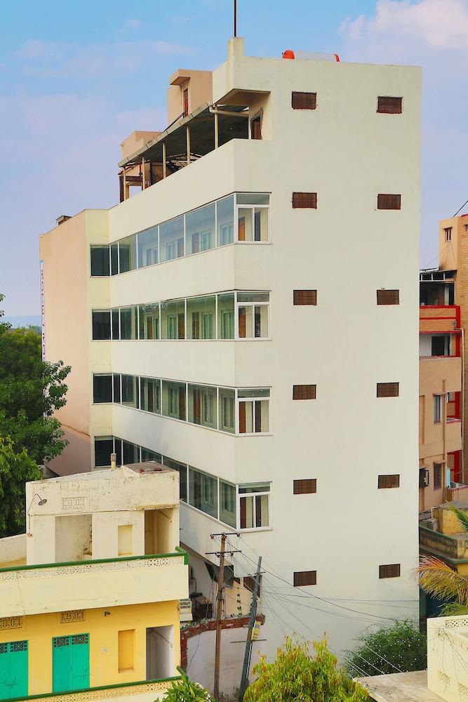 Hotel Royal Palm - A Budget Hotel In Udaipur Buitenkant foto