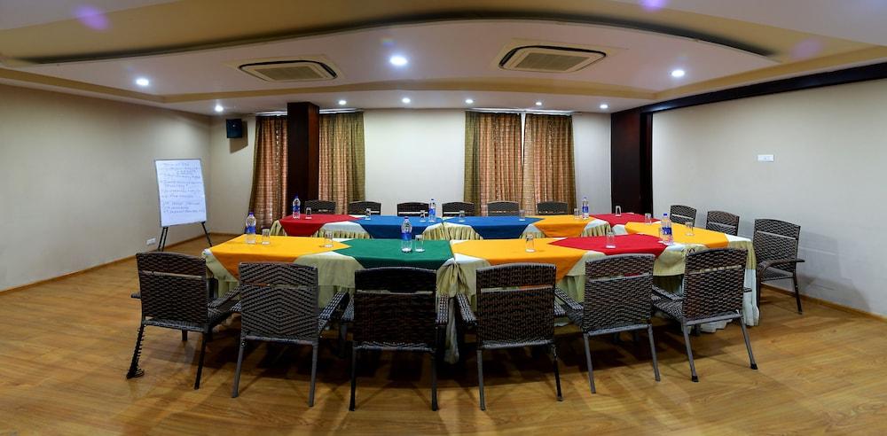 Hotel Royal Palm - A Budget Hotel In Udaipur Buitenkant foto