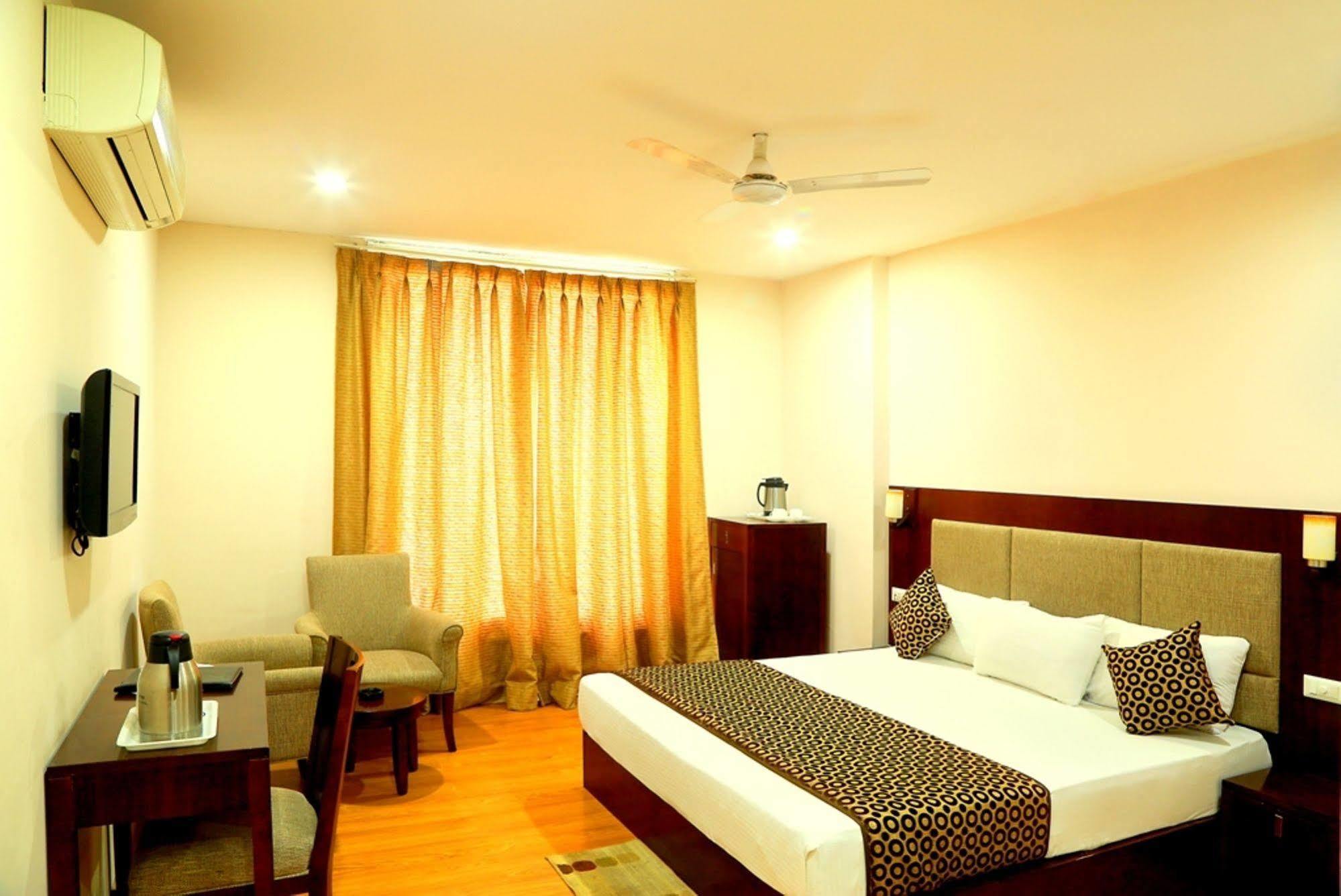 Hotel Royal Palm - A Budget Hotel In Udaipur Buitenkant foto